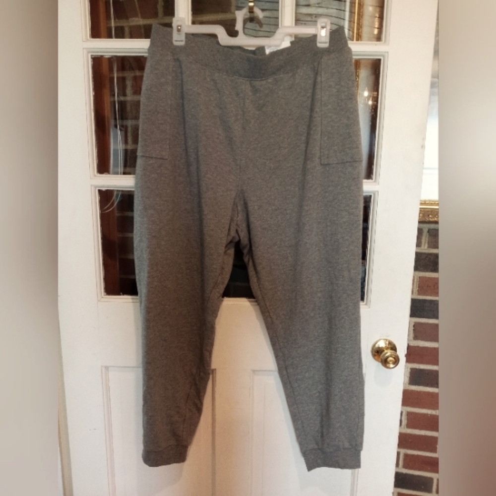 Sonoma Heather Gray Mid Rise Jogger Relaxed Through Hip and Thigh Tapered Leg